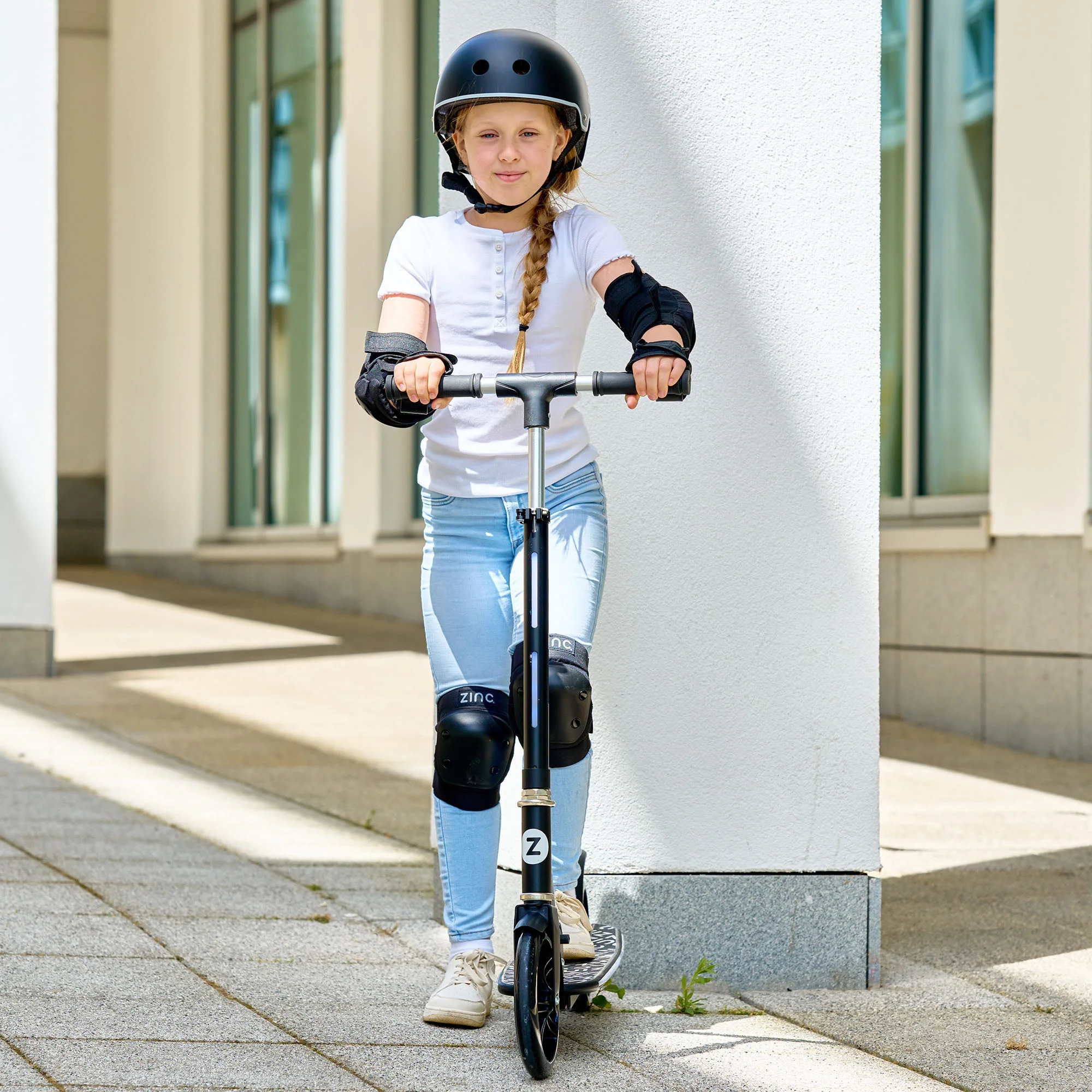 Zinc Brillz Light Up Big Wheeled Folding Scooter - Image 8