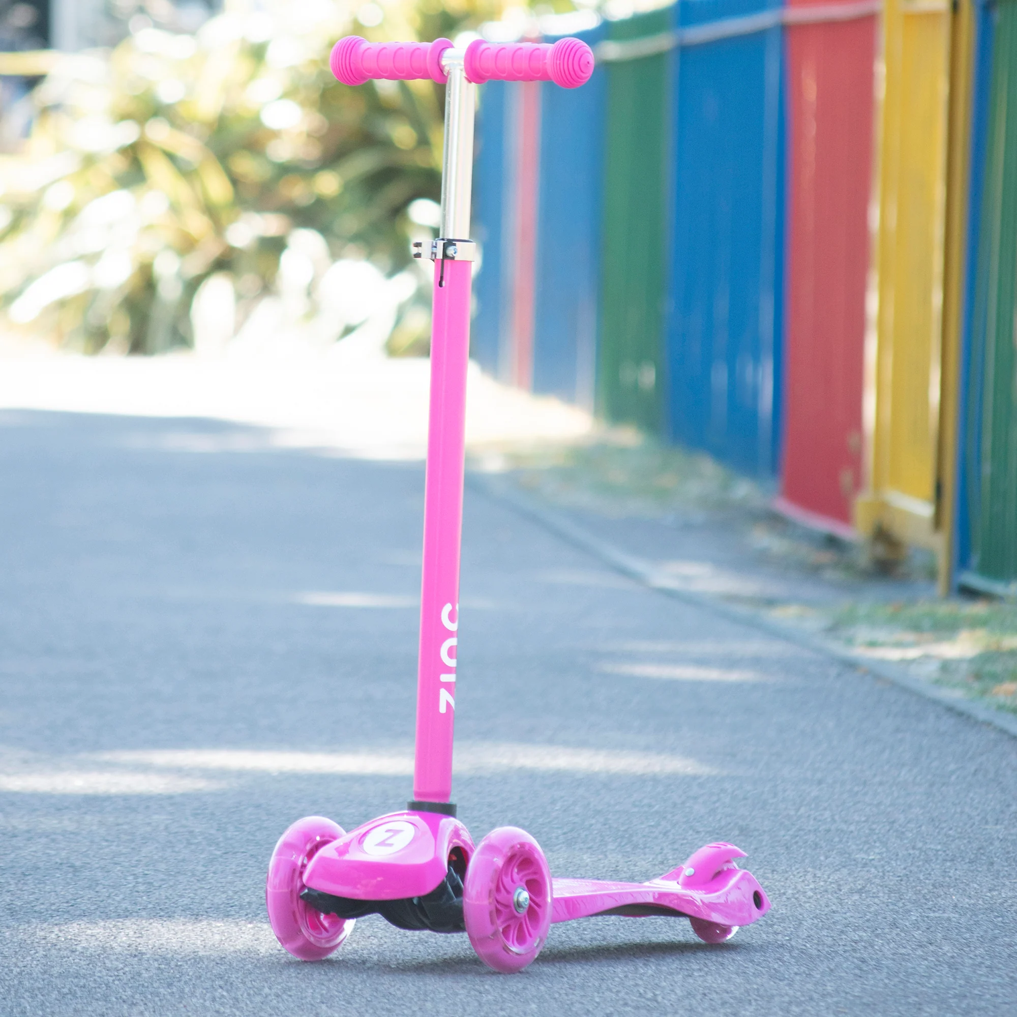 Zinc Three Wheeled Light Up Star Scooter - Image 3